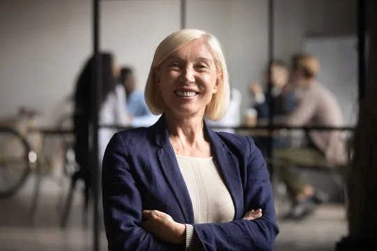 篮球解说员肖像